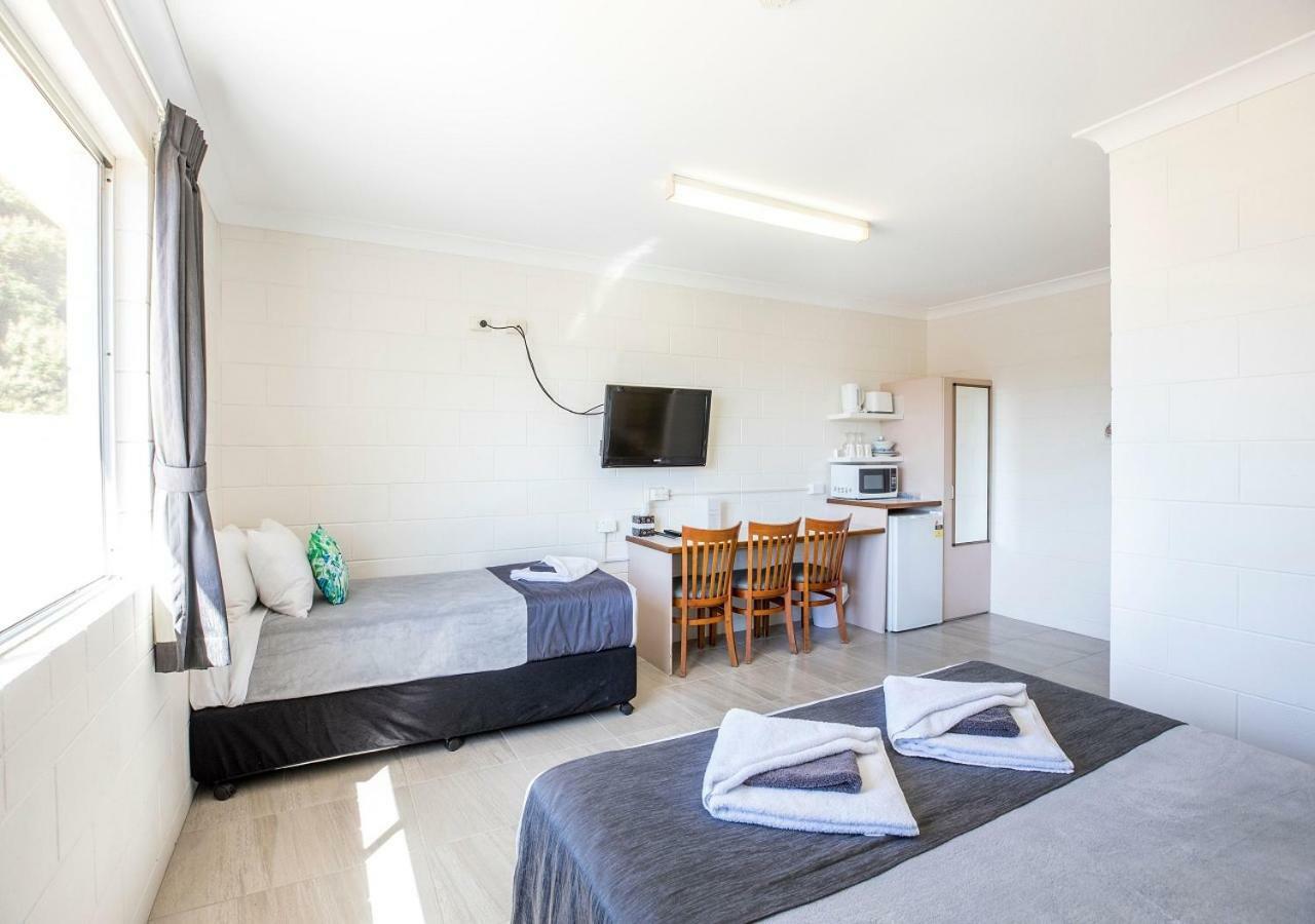 Banjo Paterson Motor Inn Townsville Exterior foto